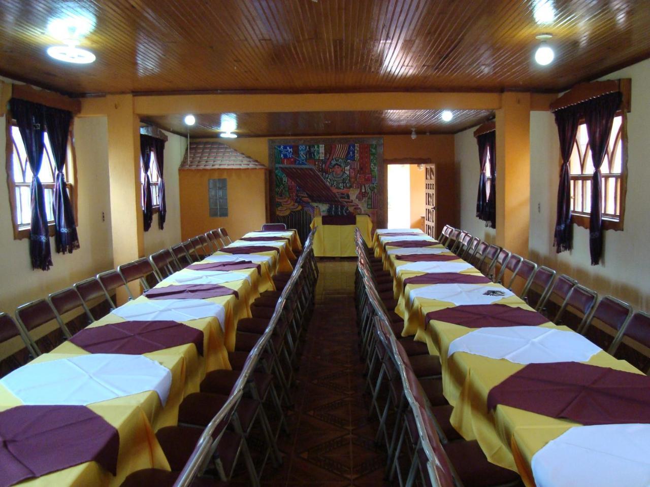 Hotel Y Restaurante Villa Nebaj מראה חיצוני תמונה